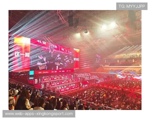 电竞明星跨界商业，赛场外流量经营成热词