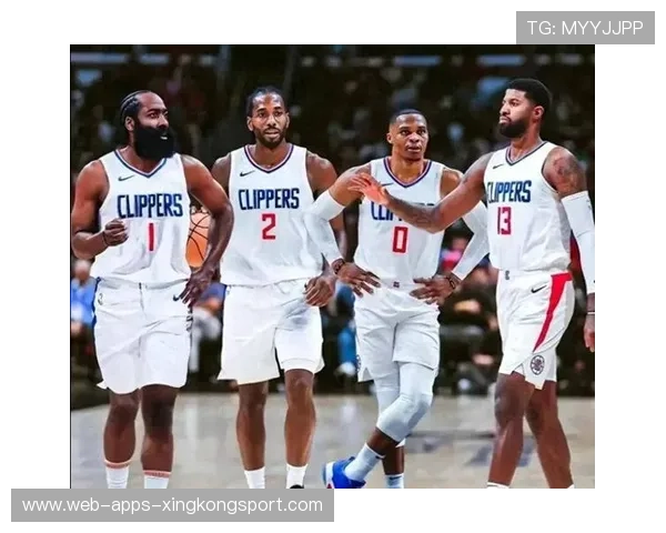 快船队内讨论：如何在季后赛中维持攻防稳定