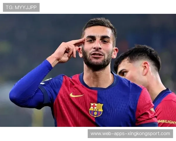 费兰托雷斯控球后送出挑传，巴萨前场创造点连续出现——攻守兼备的现代足球魅力